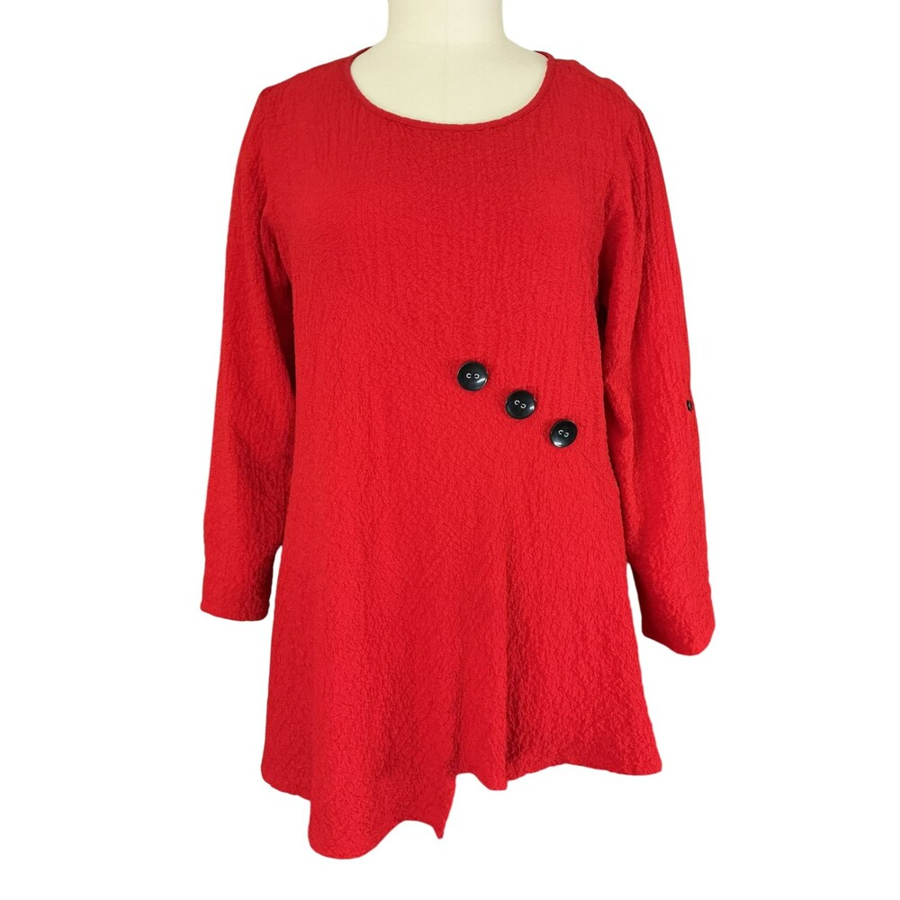 Ali Miles Gauzy Crinkle Tunic Top 2X Red Asymmetric Hem Button Detail BOHO